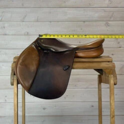Used Beval LTD Close Contact Saddle 17/M -Equestrian Supplie Store 260 Seat Measurement 54369.1665530654