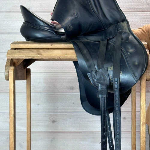 Used Kieffer Orphee TB Dressage Saddle 17/MN 9 Used Kieffer Orphee TB Dressage Saddle 17/MN - Image 7