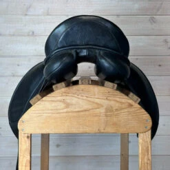 Used Revere Dressage Saddle 17.5/M -Equestrian Supplie Store 322 Cantle 00242.1684363610