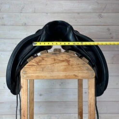 Used Schleese HK Dressage Saddle 17.5/MW -Equestrian Supplie Store 327 Front Measurement 90407.1684874708