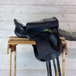 Used Schleese HK Dressage Saddle 17.5/MW -Equestrian Supplie Store 327 R Flap 88051.1684874698