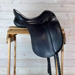 Used Schleese HK Dressage Saddle 17.5/MW -Equestrian Supplie Store 327 R Side 35719.1684874692
