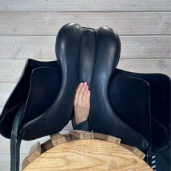 Used Stubben Portos Dressage Saddle 17.5/MW -Equestrian Supplie Store 330 Channel Measurement 81472.1686181811