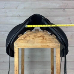 Used Stubben Portos Dressage Saddle 17.5/MW -Equestrian Supplie Store 330 Front Measurement 32625.1686181832