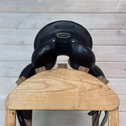 Used Stubben Genesis CL Dressage Saddle 17/N 22 Used Stubben Genesis CL Dressage Saddle 17/N -Equestrian Supplie Store 332 Cantle 78489.1687460942