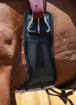 Professional's Choice VenTECH Contour Cinch Neoprene -Equestrian Supplie Store contour cinch black on horse PC 51019.1658018893