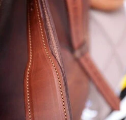 Freejump Classic Wide Leathers -Equestrian Supplie Store freejump wide stirrup leathers 2 54110.1541213455