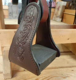 Tucker Horizon Outpost Endurance Saddle 179 -Equestrian Supplie Store horizon endurance saddle trail glide marys tucker 24561.1686676574